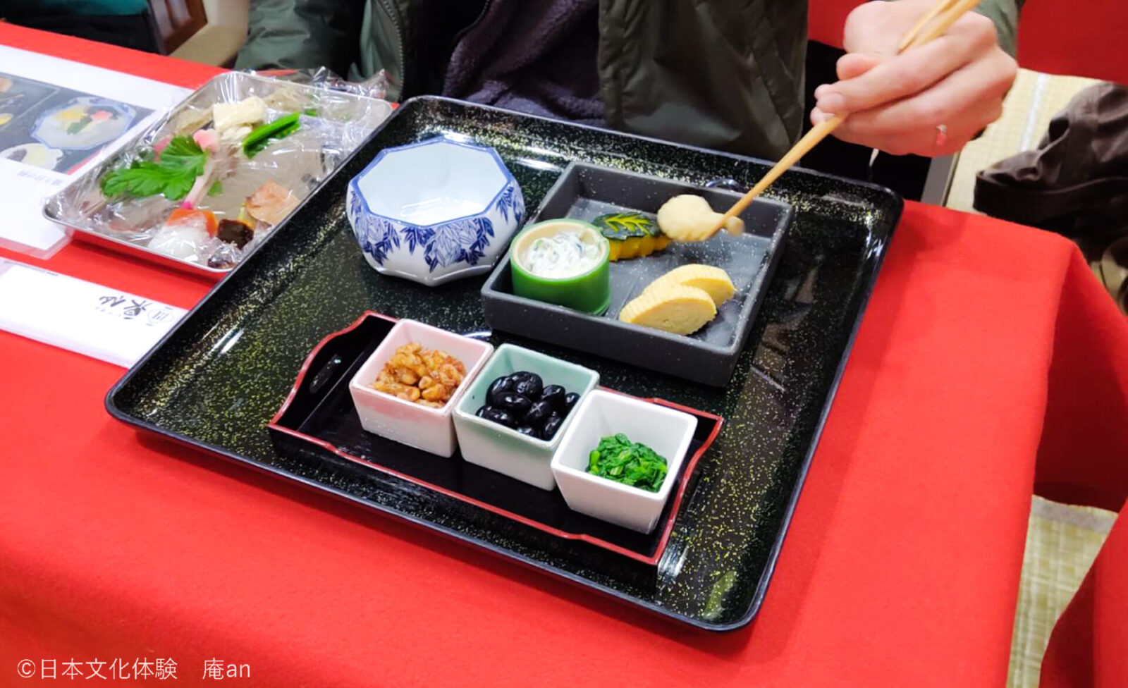 【朝から京都の仕出し文化を体験】京都で味わう老舗仕出し割烹の朝食会席盛り付け体験 画像3